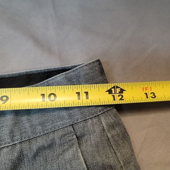 Early 2010s Volcom youth grey casual shorts - size 24/8 - Picture 4 of 10